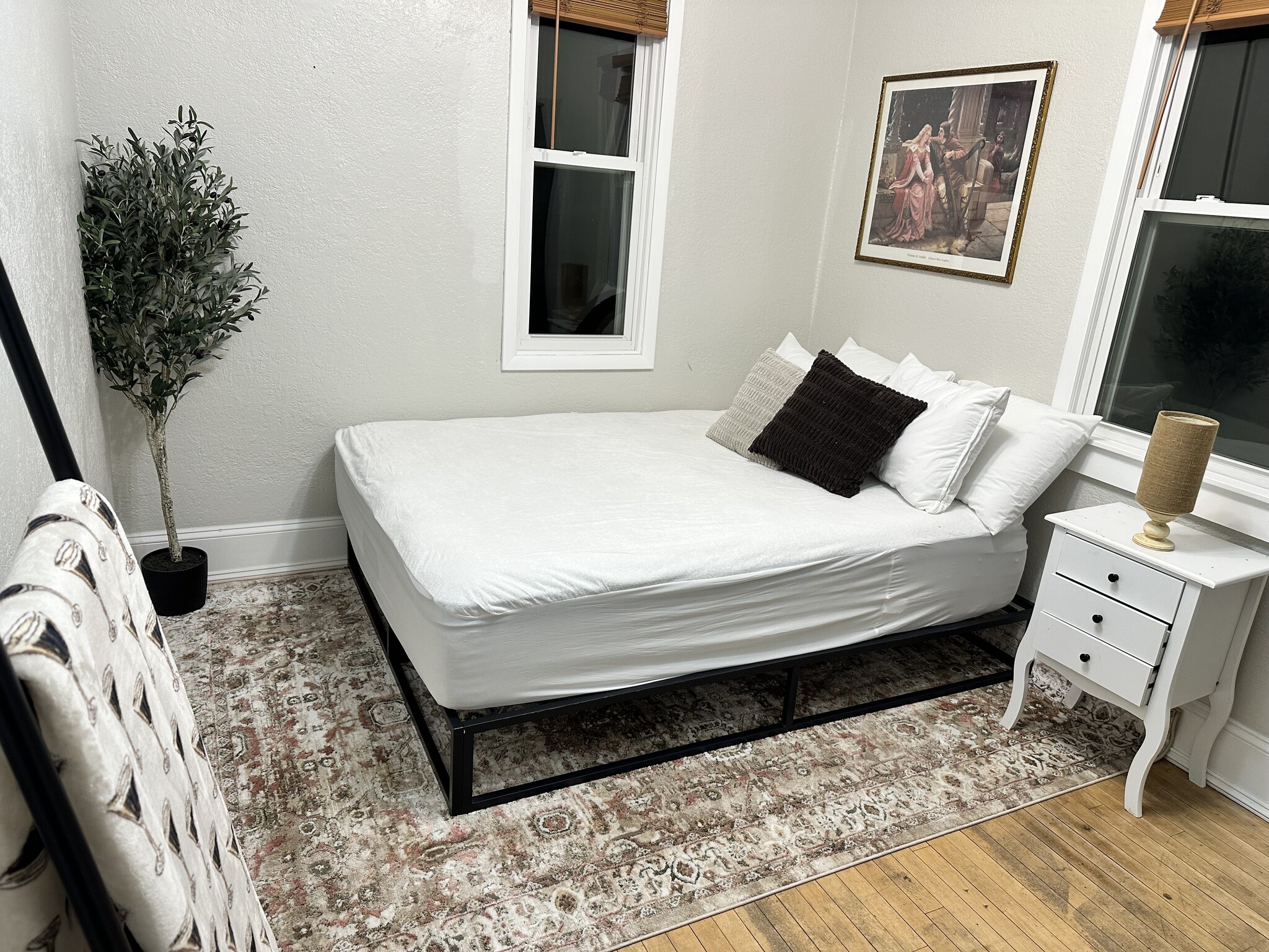 Building Photo - 800 37th Ave NE