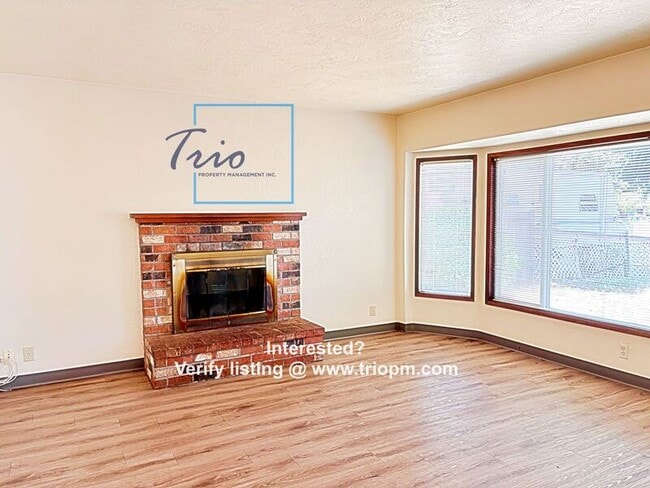 Building Photo - 3887 N Clarey St