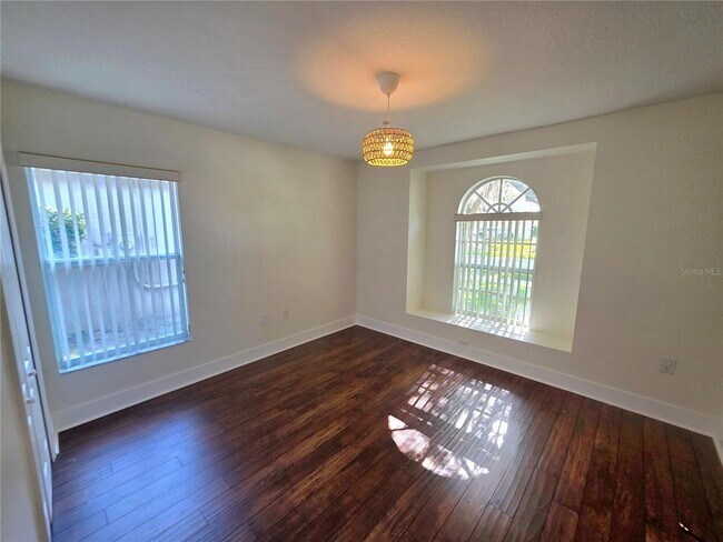 Building Photo - 730 Straw Lake Dr