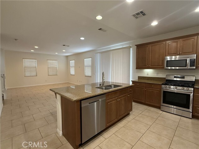 Building Photo - 81 Keepsake