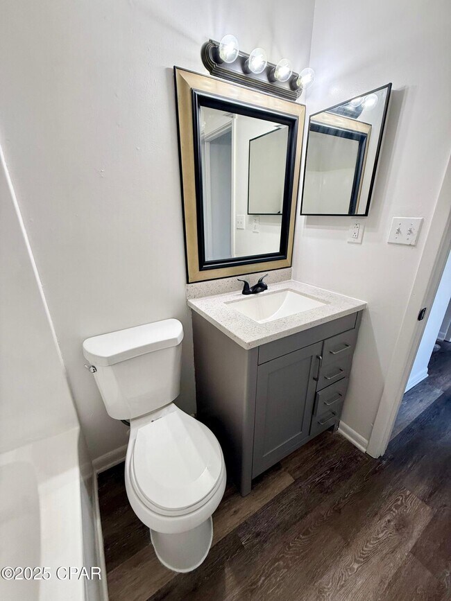 Building Photo - 506 N 11th St