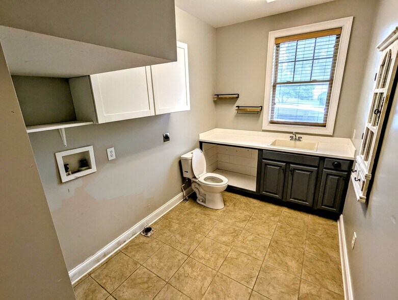 Building Photo - 291 Greystone Dr