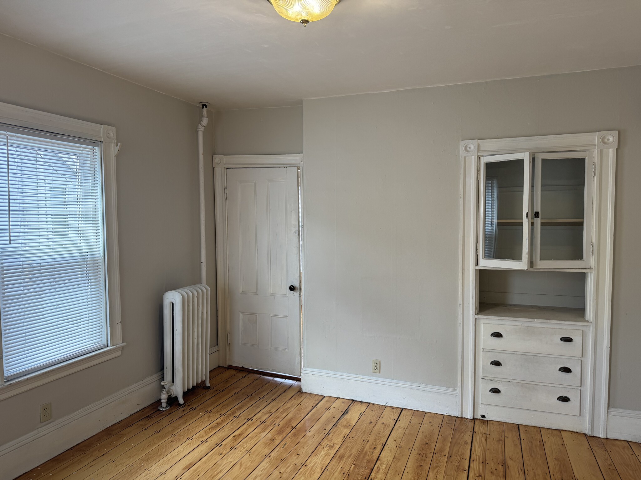 Building Photo - 135 Lynde St