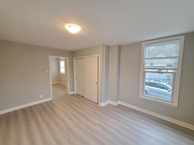 Building Photo - 146 Highland Ave