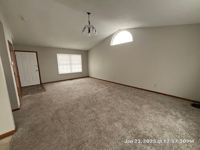 Building Photo - 3 Bedroom Home in Pickerington School Dist...