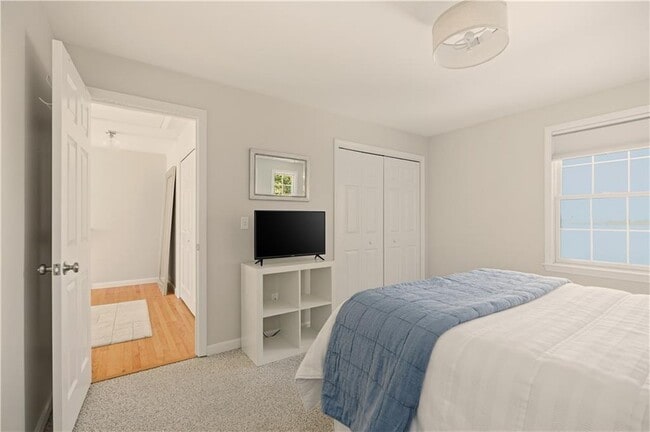 Building Photo - 105 Lilac Ln