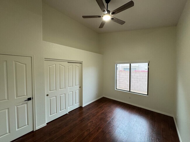 Building Photo - 26233 N 43rd Pl