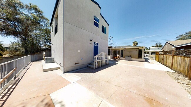 Building Photo - Newly built (2022)! 4BD/2BA, HUGE Yard!