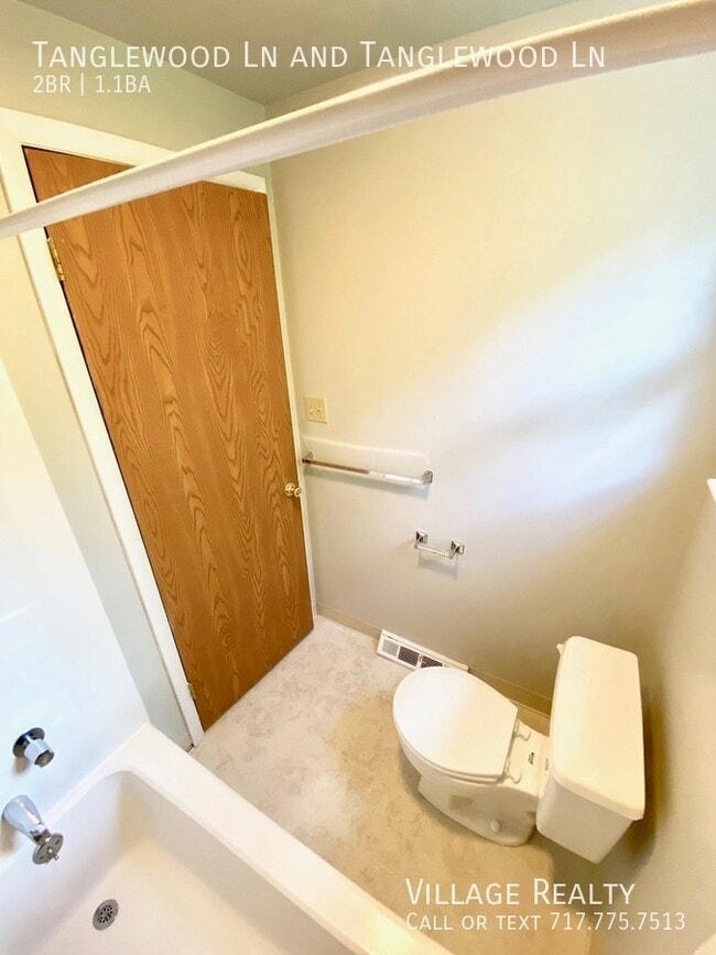 Building Photo - 442 Tanglewood Ln