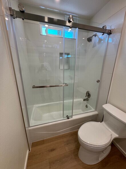 Building Photo - 517 Geneva St