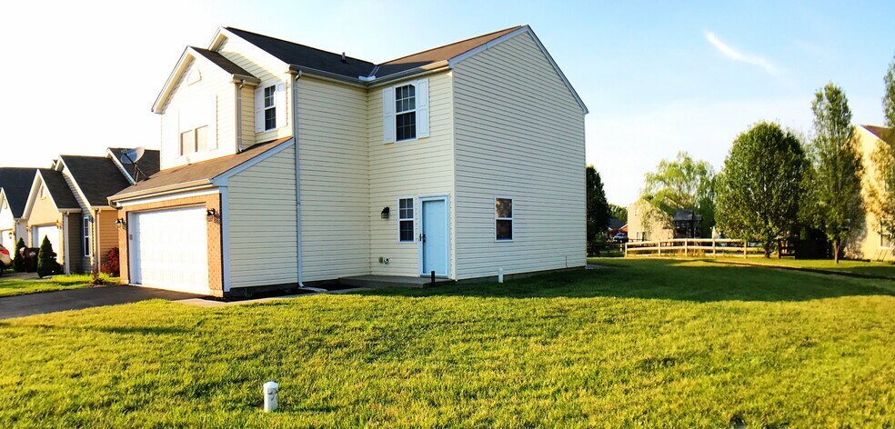 Corner lot - 3027 Abby Way