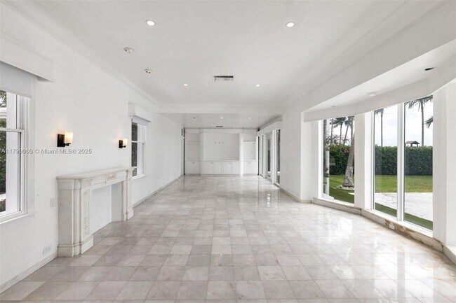 Building Photo - 610 Sabal Palm Rd