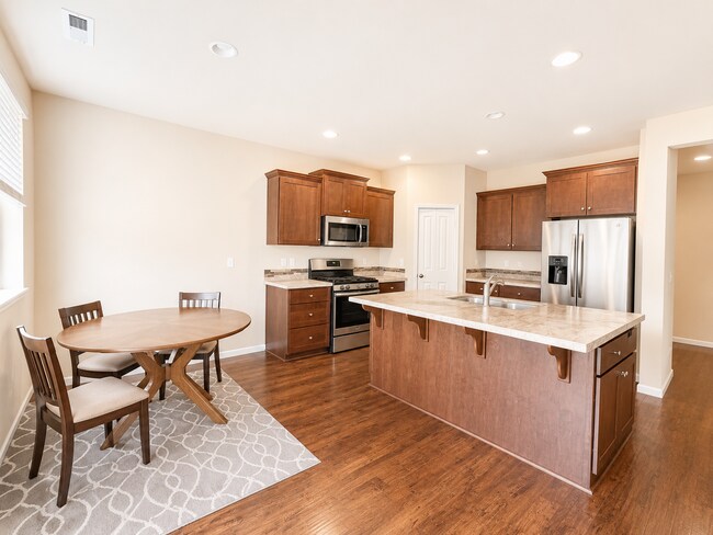 Building Photo - Large 4 Bedroom Home with EV Charger and Solar in Bethany Area