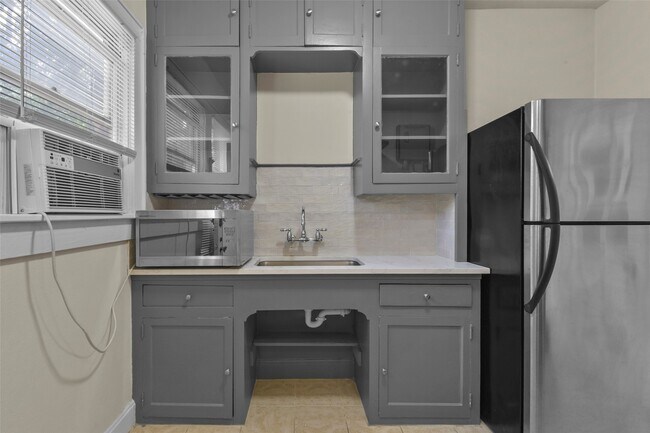 Building Photo - 436 Westmoreland St