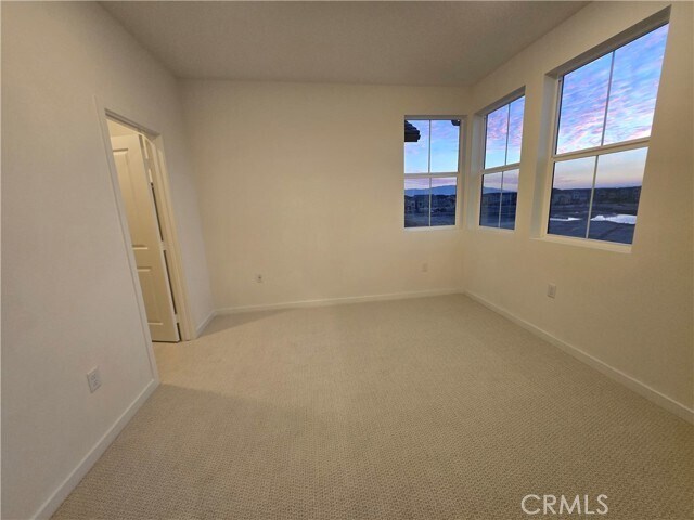 Building Photo - 5961 Huntington Dr