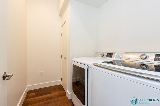 Building Photo - Miraloma: Remodeled & Detached Single Fami...