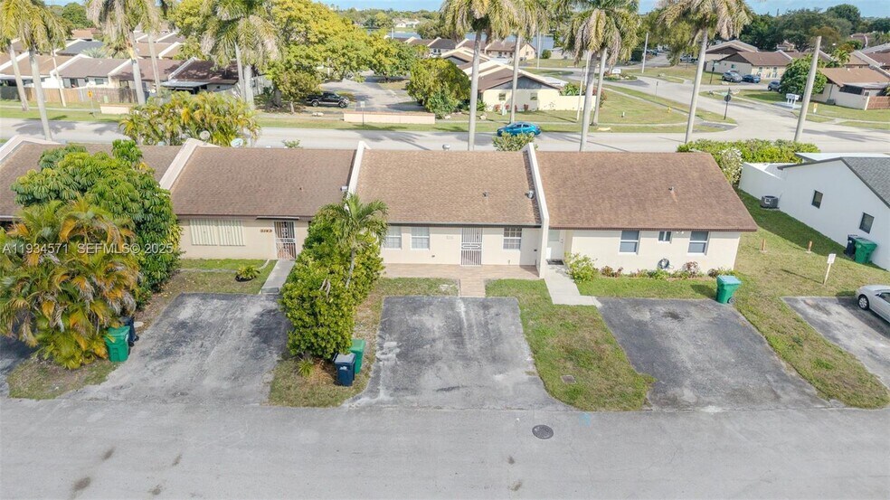 Building Photo - 5145 SW 140th Pl