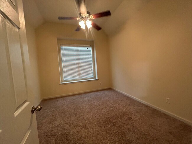 Building Photo - Gorgeous Harbor Island home! Includes all ...