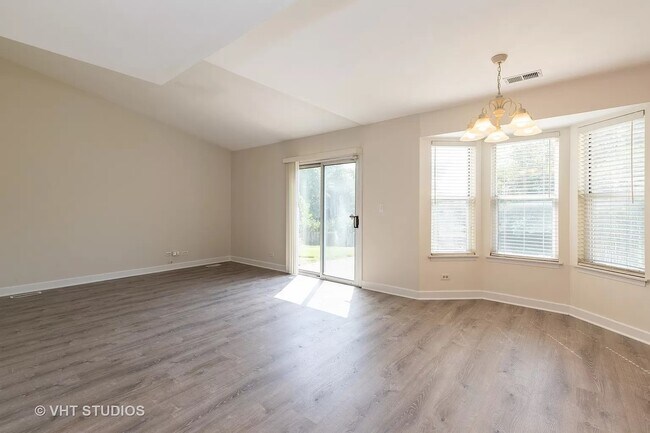 Building Photo - 106 Sandhurst Rd