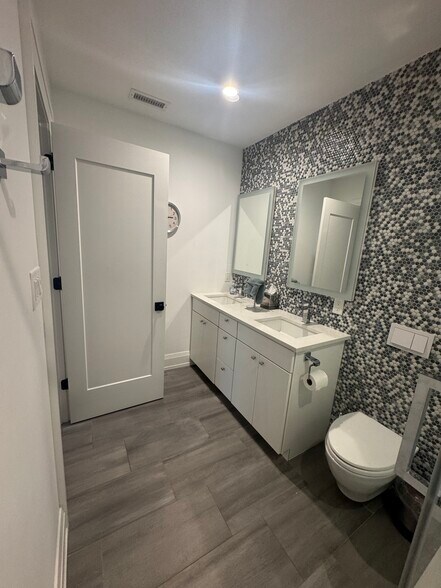 Building Photo - 230 S 3rd St