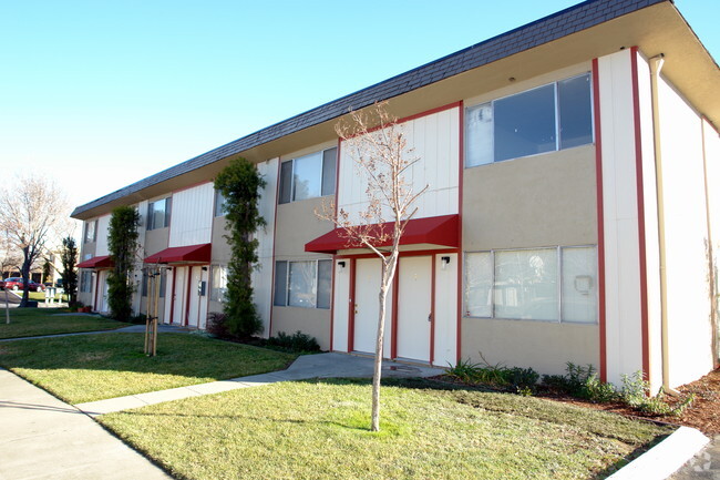 Building Photo - Meadow Court