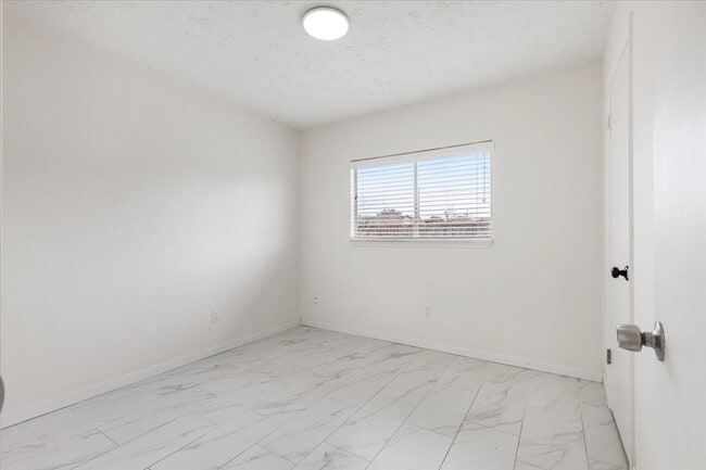 Building Photo - 14818 Gladewick Dr