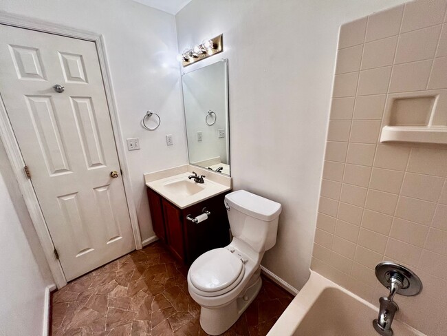 Building Photo - OPEN HOUSE SUNDAY THE 21ST 1PM-3PM! Move-In Special: Receive $1,300 off your first full month’s r...