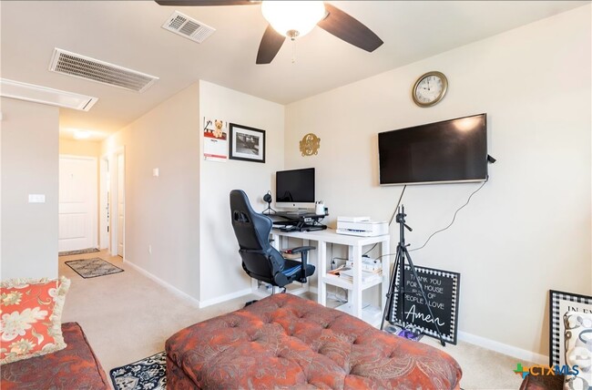 Building Photo - 1030 Apricot Ln
