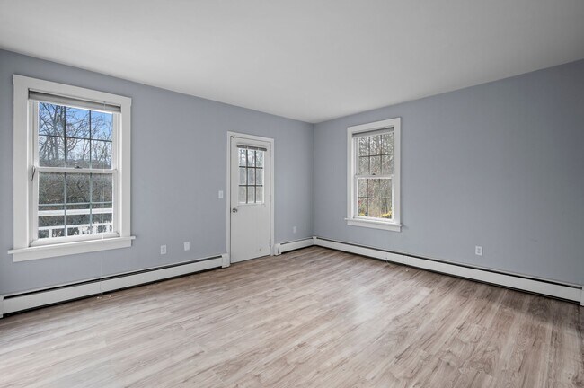 Building Photo - Beautiful 4 Bedroom 3.5 Bathroom Home On Quiet Tree-Lined Street In Millwood.