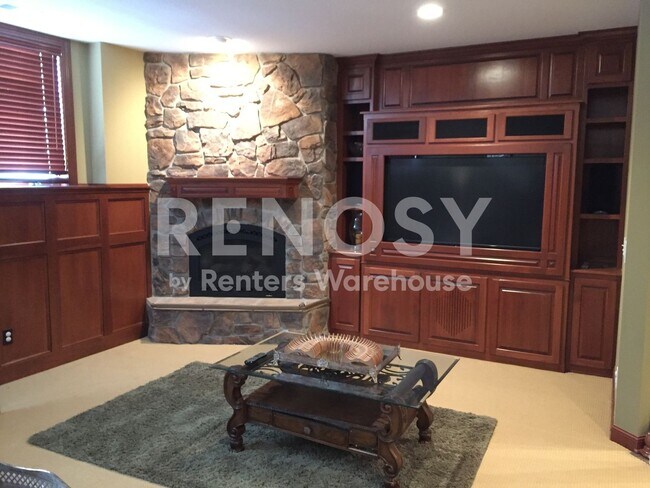 Building Photo - 2470 Arnold Palmer Dr