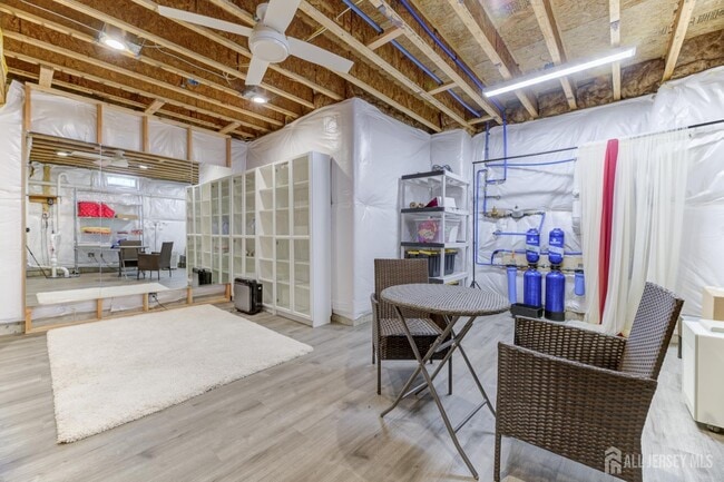 Building Photo - 6 Michelangelo Dr