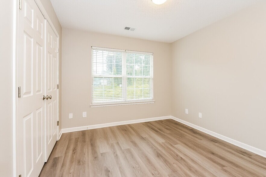 Building Photo - 1146 Brookstone Rd