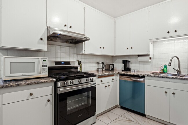 Building Photo - 1751 Belmont Ave