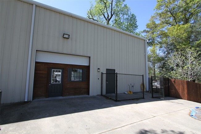 Building Photo - 11518 Bogs Rd