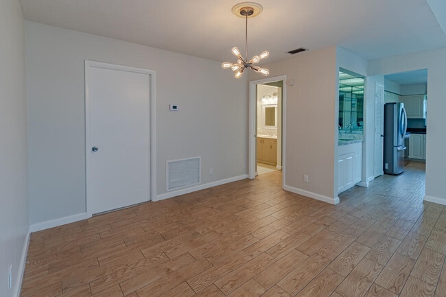 Building Photo - 2525 SW Egret Pond Cir