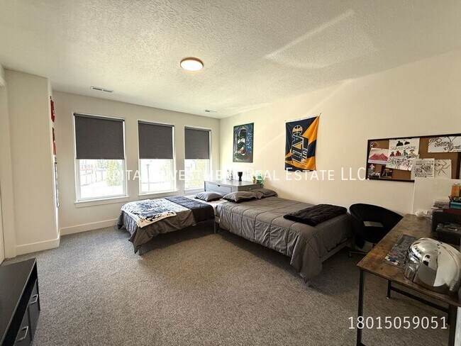 Building Photo - 7637 S Brinkerhoff Dr