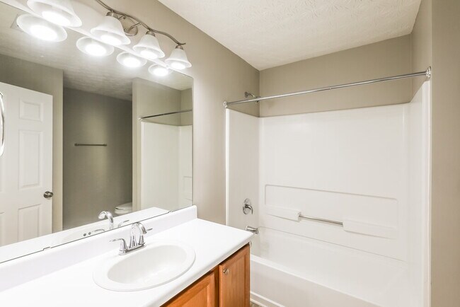 Building Photo - 896 Madison Ct