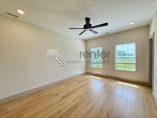 Building Photo - 1072 Amelia Ct