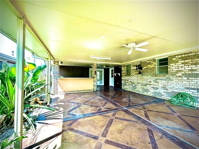 Building Photo - 4320 Arizona Ave