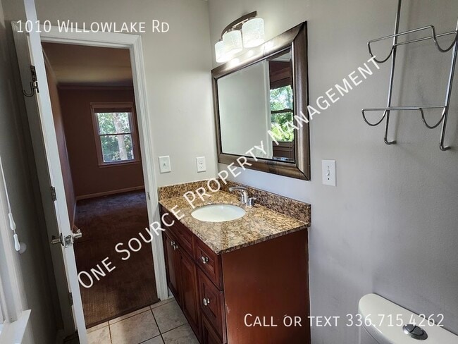 Building Photo - 1010 Willowlake Rd
