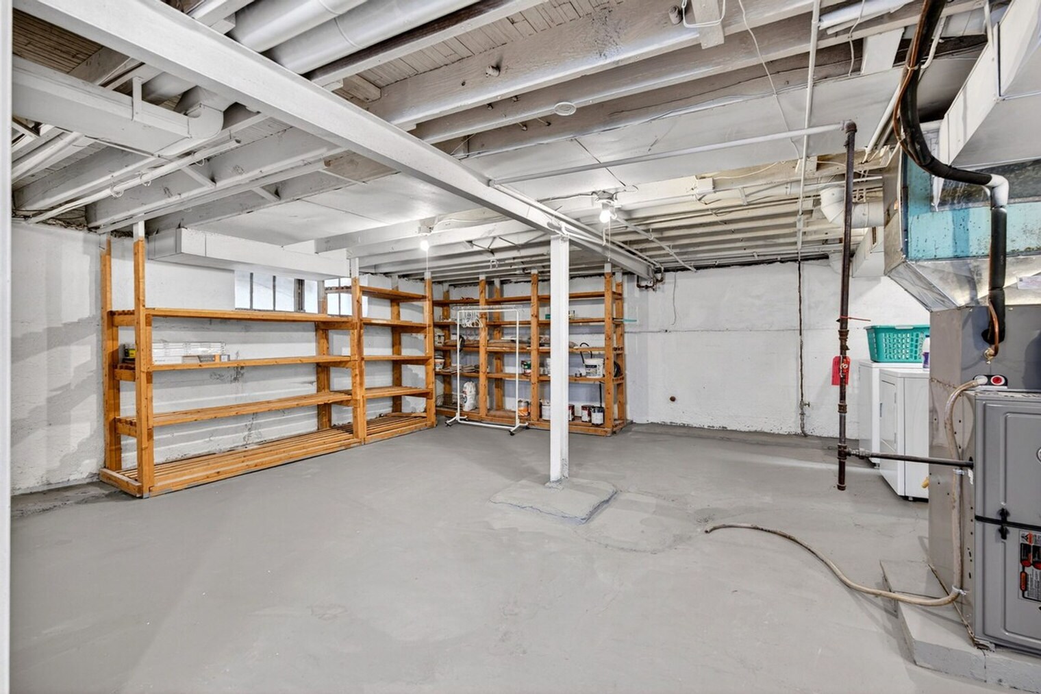 Building Photo - 2230 Richert Pl