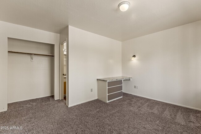 Building Photo - 114 E Paseo del Rio