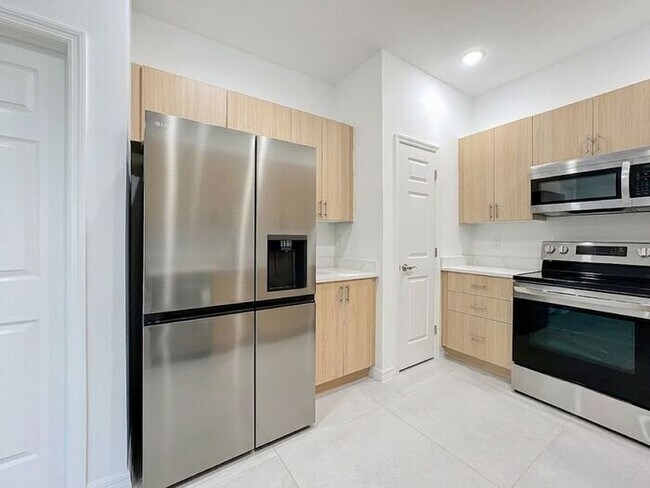 Building Photo - 1711 Barton Towne Cir