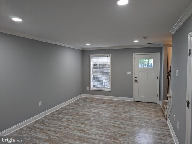 Building Photo - 483 Arwell Court