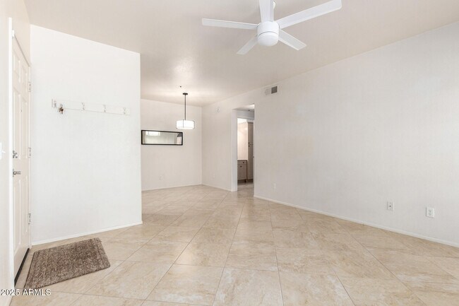 Building Photo - 7008 E Gold Dust Ave