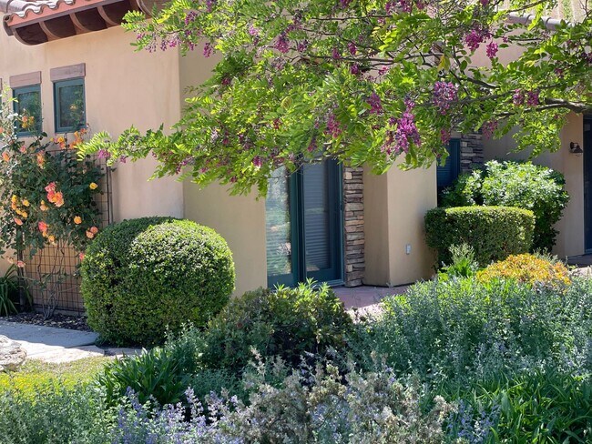 Building Photo - Gorgeous Wine Country 3 Bedroom 2 Bath Sin...