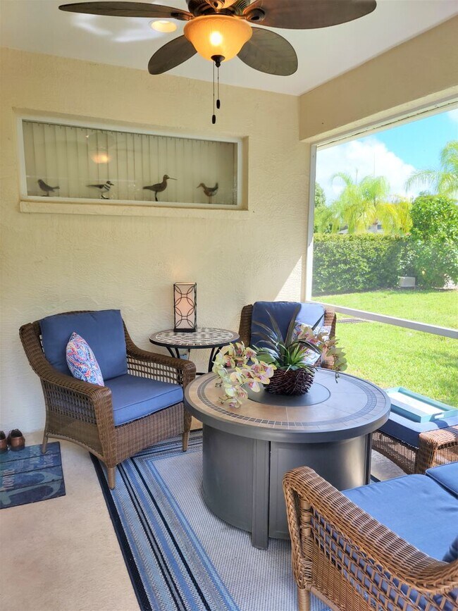 Building Photo - Seasonal Short-Term Villa located in the Auburn Cove Community with Community Pool!