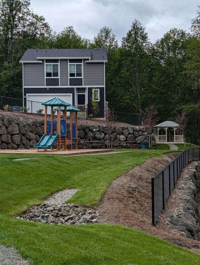 Building Photo - Pristine Bremerton 3 Bedroom Home AVAILABL...
