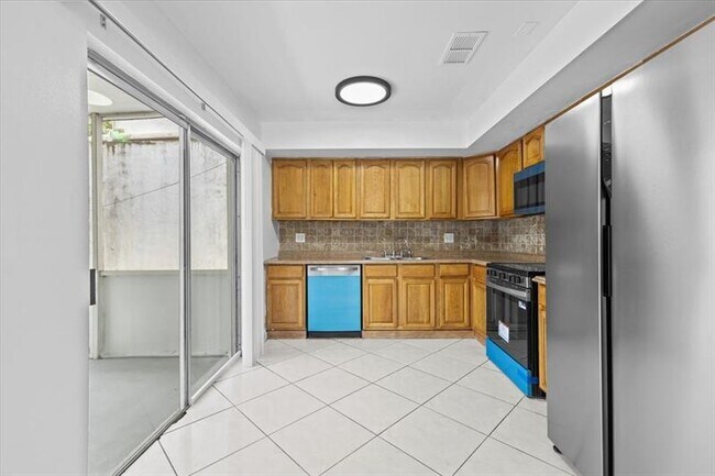 Building Photo - 5410 SW 43rd Terrace