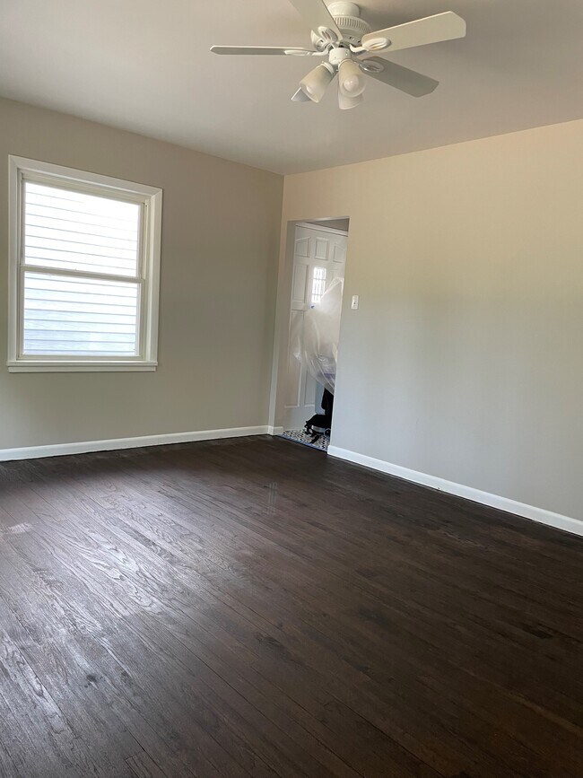 Building Photo - 3127 W Manitoba St